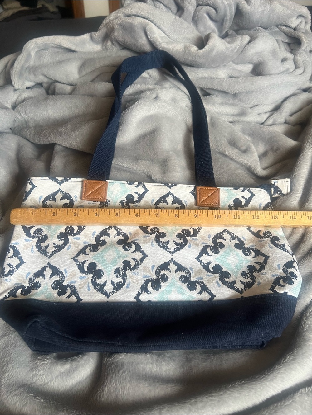 Thirty One Cloth Navy Blue/Blue/White/Tan/Aqua Shoulder Purse, new without tags - Picture 9 of 9
